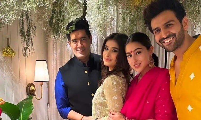 Sara Ali Khan goes for Ganpati darshan at Kartik Aaryan’s house