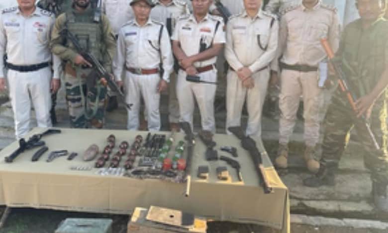 2 looted weapons, large cache of ammunition recovered