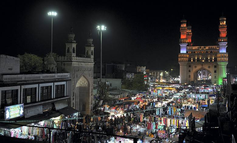 Hyderabad Police Commissioner visits Old City for Jumat-a-vida arrangements
