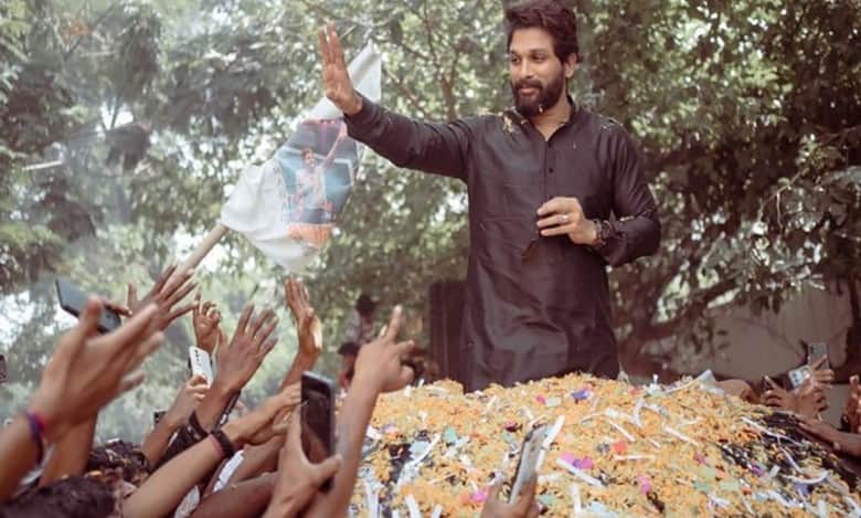 Allu Arjun receives grand welcome in Hyderabad after receiving Best Actor Award