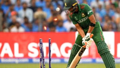 India keep Bangladesh to a modest 256/8 in World Cup clash