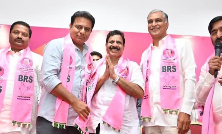 Telangana: Nalgonda Cong leader Cheruku Sudhakar joins BRS
