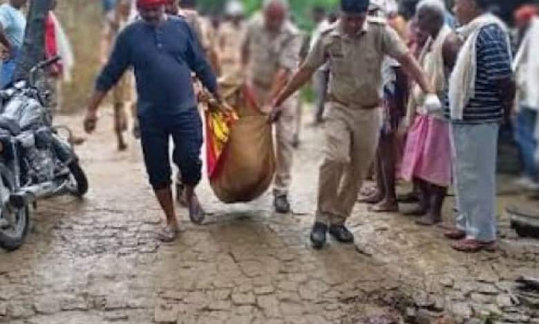 6 killed in violence over land in UP's Deoria