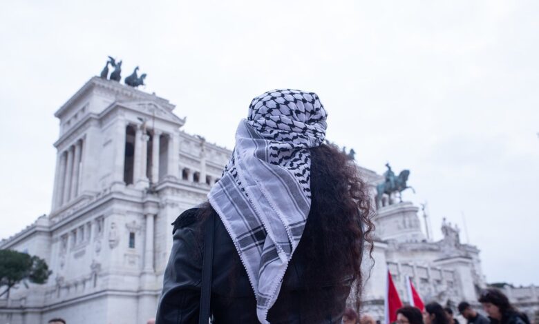 Berlin bans Palestinian keffiyeh in schools