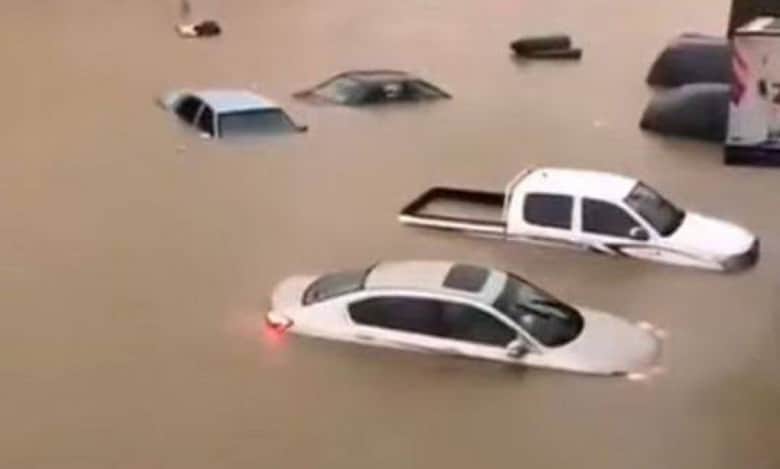 Saudi Arabia warns of thunderstorms until Wednesday, urge caution