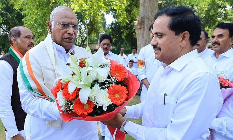 Telangana: Another blow to BRS, two senior leaders join Congress