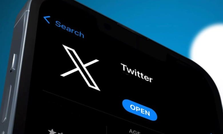 X users report a series of outages