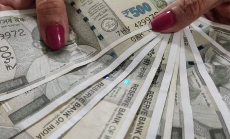 Hyderabad: Police seize Rs 98.32 L from two individuals