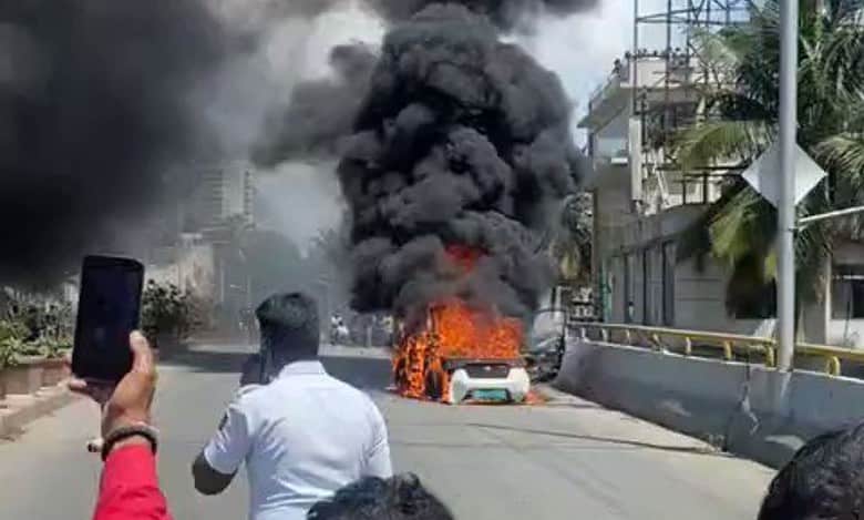 Video: Electric car gutted in fire in Bengaluru, narrow escape for 2 occupants