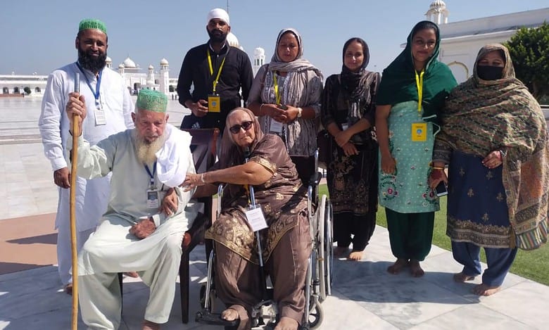 _family reunion, at Darbar Sahib Kartarpur Corridor. Mr. Muhammad Ismael from Sahiwal, Pakistan Surinder Kaur from Jalandhar, India (1)