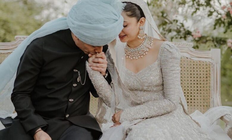Viral tweet: Who is more rich, Mahira Khan or Salim Karim?