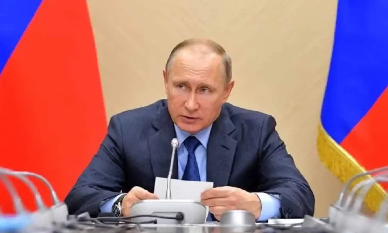 'Amusing, absurd': Kremlin reacts to claims Putin uses body doubles, is ill