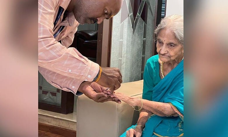 First vote for Telangana elections polled from Hyderabad