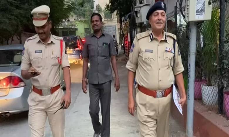 Hyderabad CP conducts surprise checks ahead of Telangana polls