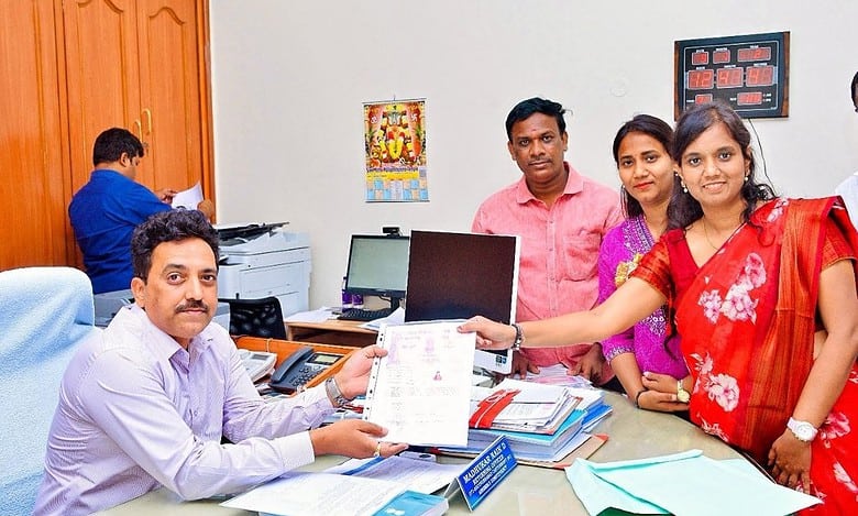 Hyderbad: BRS's Lasya Nanditha files nomination from Secunderabad Cantonment