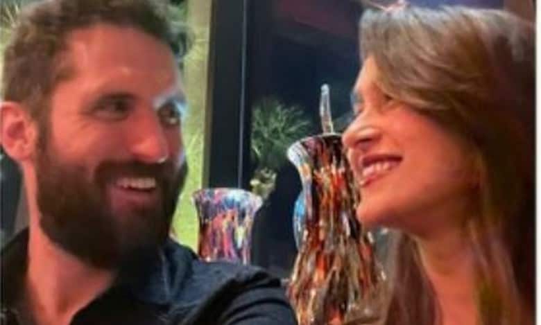 Ileana D'Cruz shares picture of her mystery man; reveals she is not parenting alone