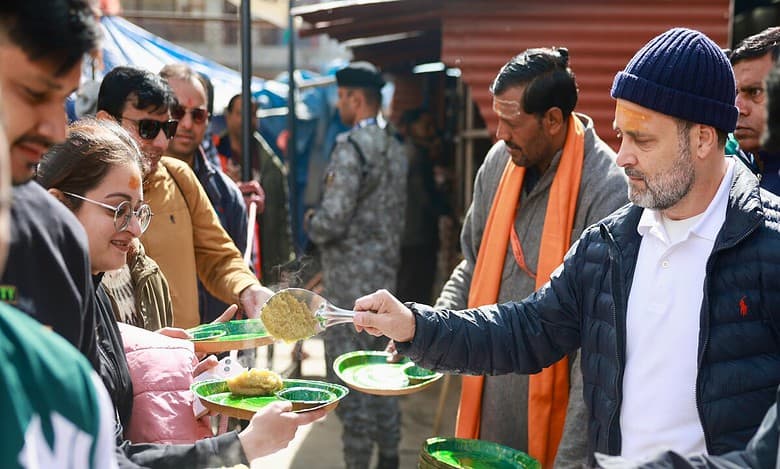 Rahul offers prayers to Adi Shankaracharya, serves food at langar in Kedarnath