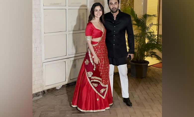 Ranbir, Alia arrive hand-in-hand at Kareena Kapoor Khan's Diwali bash