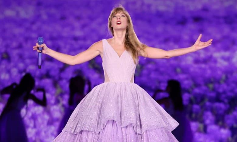Taylor Swift admits she's 'falling in love' in emotional moment amid Travis Kelce romance
