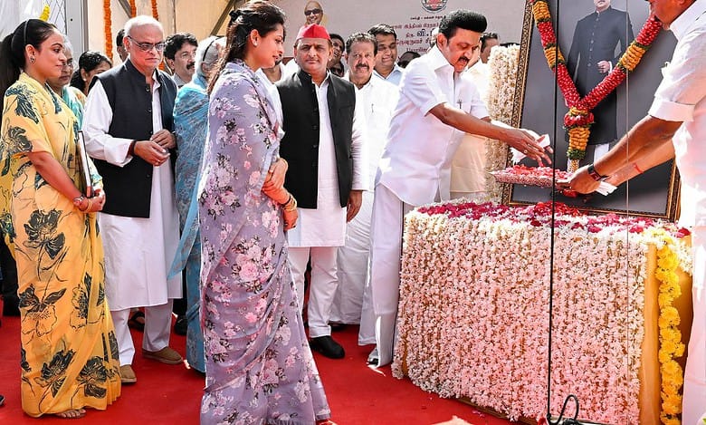 Stalin unveils statue of VP Singh in Chennai, calls for nationwide caste census