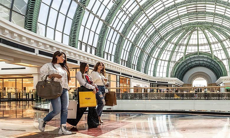 Dubai's 12-hour massive sale kicks off: Up to 90% discounts