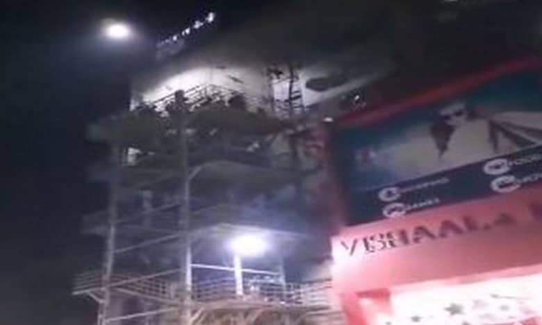 Fire breaks out at commercial complex in Madurai