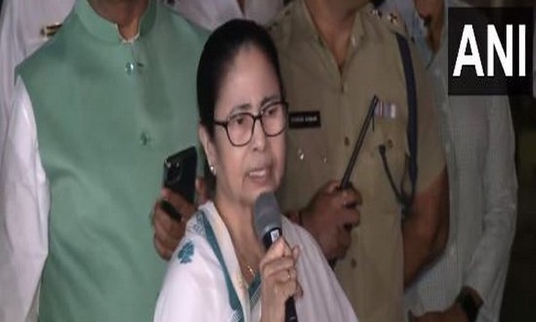 Mamata expresses solidarity with cyclone-affected people of Tamil Nadu, Andhra