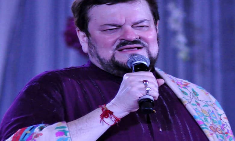 Nitin Mukesh gives special gift to 'Indian Idol 14' contestant