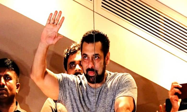 Salman Khan greets fans gathered outside Galaxy apartment on 58th birthday