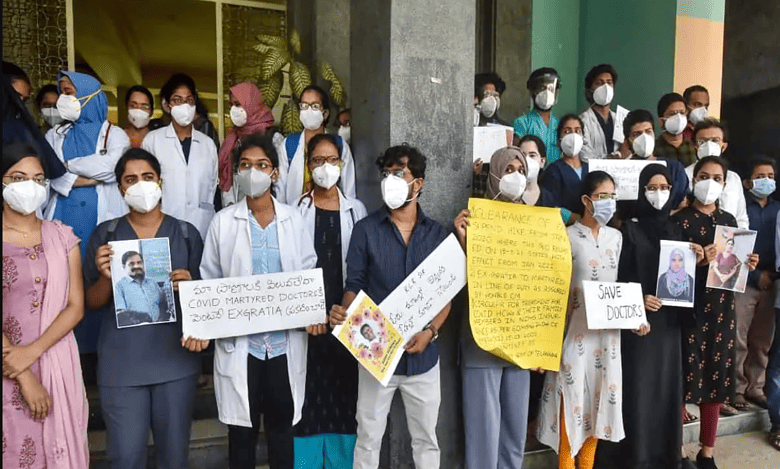 Health min meets Telangana doctors, assures payment of delayed stipends