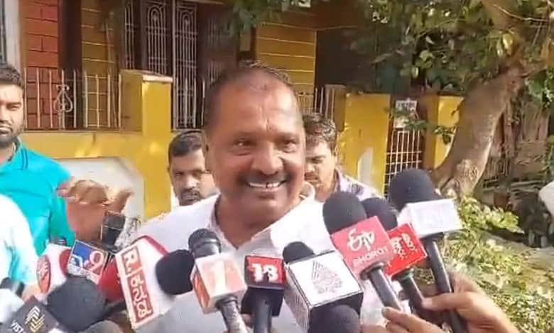 My son is honest and truthful, says father of man who jumped into LS chamber