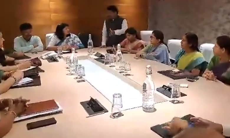 Karnataka woman sexual assault case: NCW, BJP MPs delegations meet victim