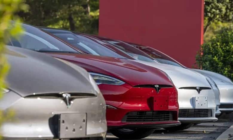 Tesla stock plummets 14% to $226.11, lowest since October