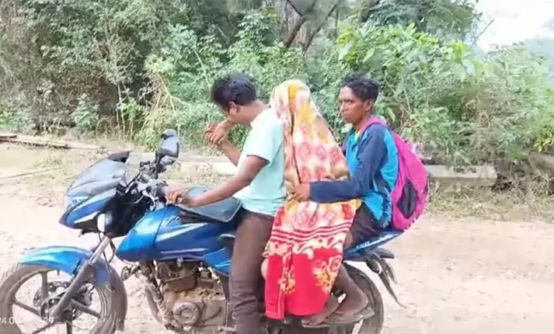 AP: Lack of ambulance forces kin to move woman body on 2-wheeler