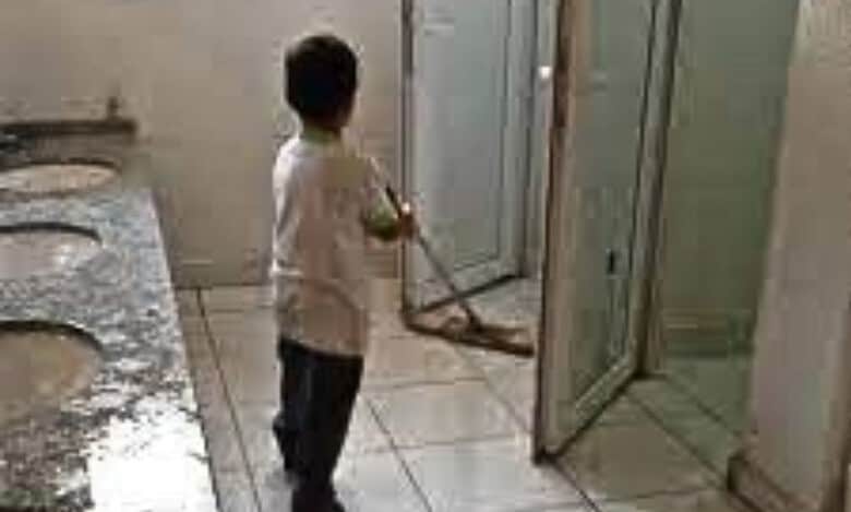Karnataka: Headmistress booked for making students clean school toilet