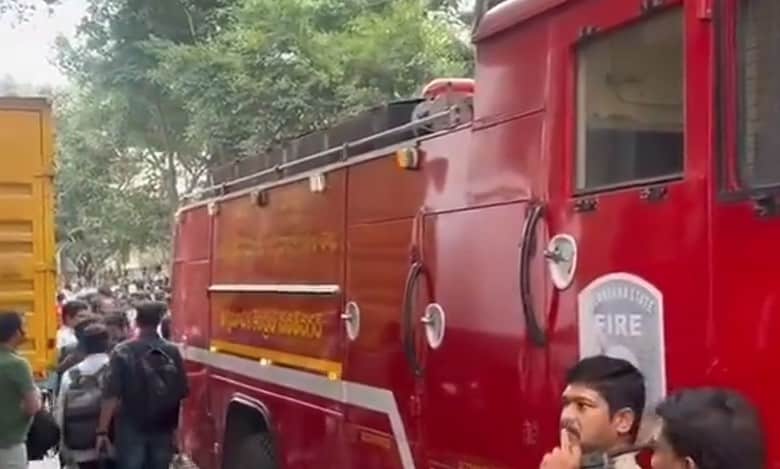 Hyderabad: Fire breaks out at Lifestyle Stores in Begumpet