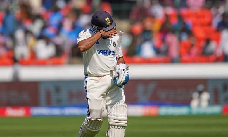 England shocks India's top order, 136 needed to win Hyderabad test