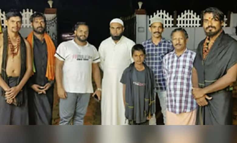 Sabarimala pilgrims find shelter in Karnataka mosque, granted permit for Puja