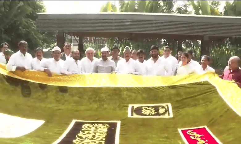 Revanth Reddy, Shabbir Ali offer chadar for Ajmer Sharif Dargah