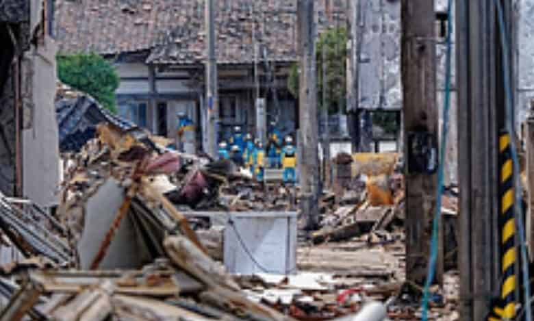 Japan quake toll hits 100, number of missing reaches 211