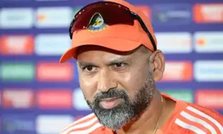 Not putting any pressure on ourselves by setting any target: Mhambrey