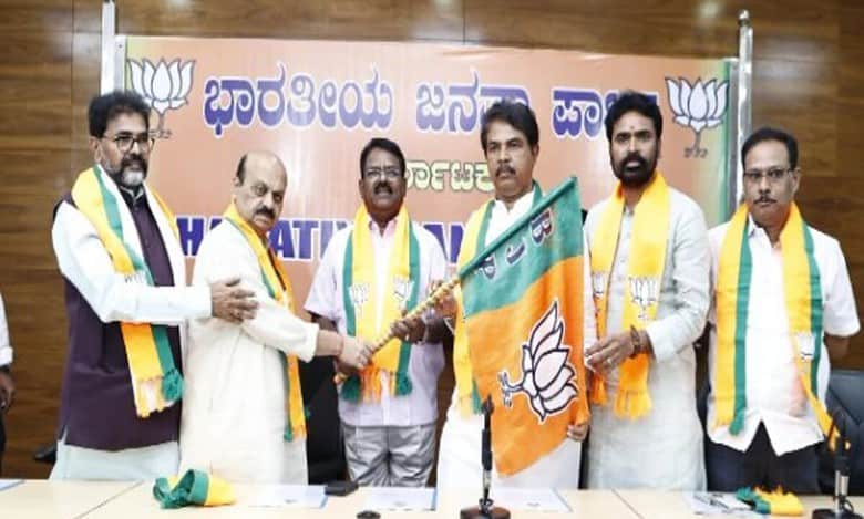 Congress chief Kharge’s aide joins BJP in Karnataka