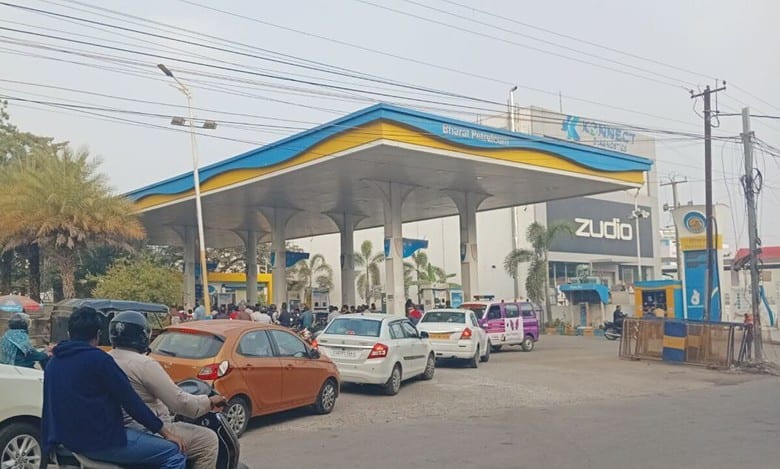 Long queues continue at petrol pumps in Hyderabad