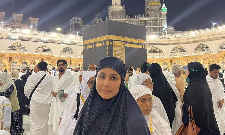 Hina Khan turns off comments on Umrah photos to avoid attack