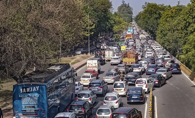 Cops foil farmers’ march to Parliament; traffic around Delhi hit
