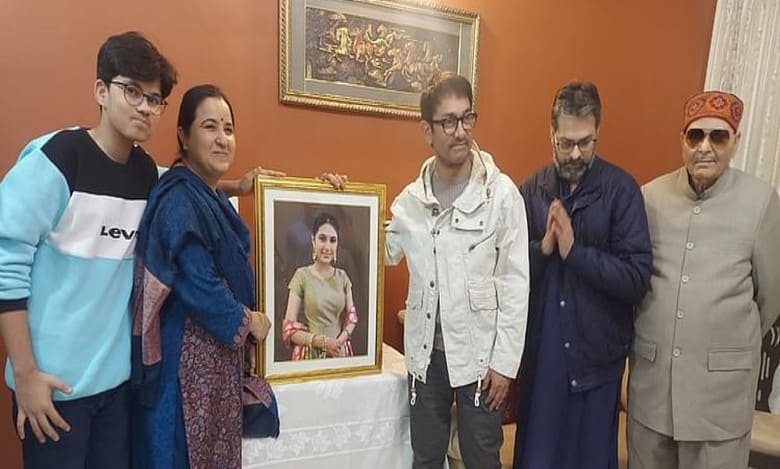 Aamir Khan visits late ‘Dangal’ actress Suhani Bhatnagar’s family in Faridabad