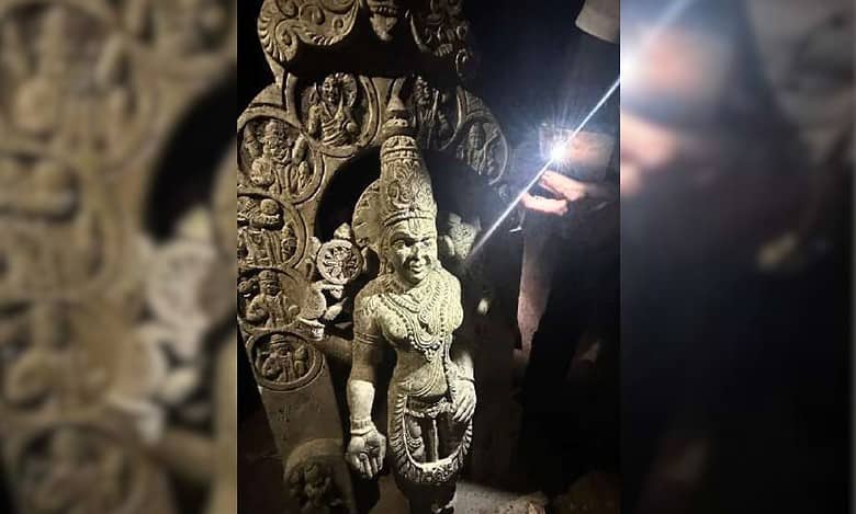 Ancient idol found on Telangana-Karnataka border