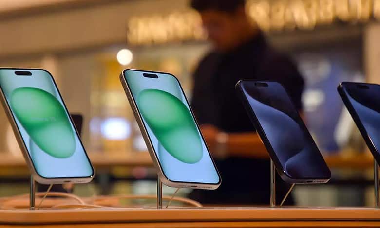 Apple grabs top 7 spots in 10 best-selling smartphones globally