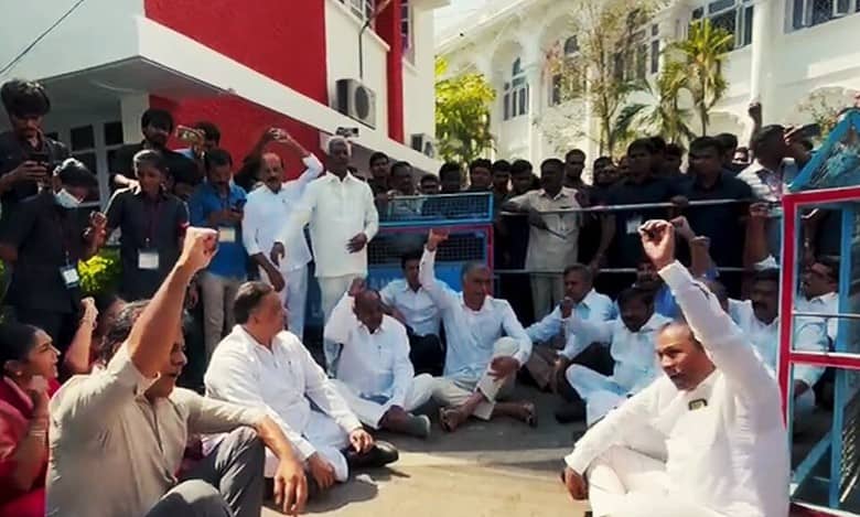'Stifling our voices': BRS MLAs protest outside Telangana Assembly