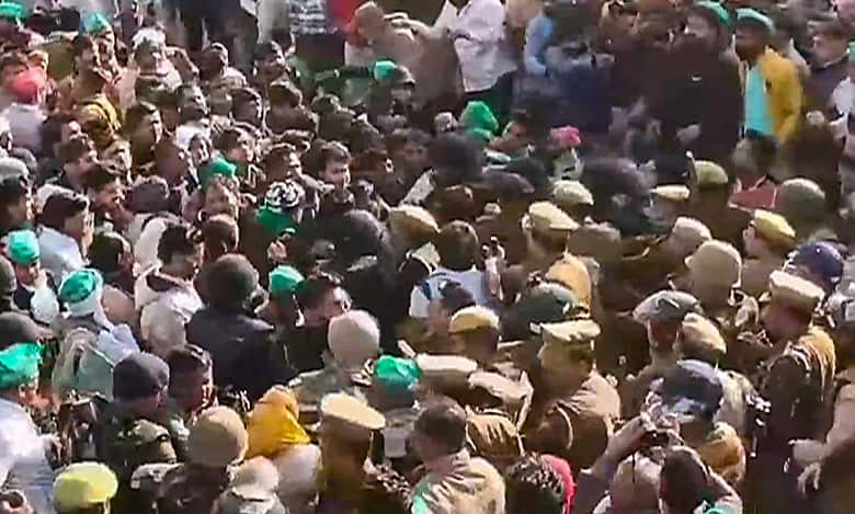 Farmers' 'Delhi Chalo' call: Haryana suspends mobile internet
